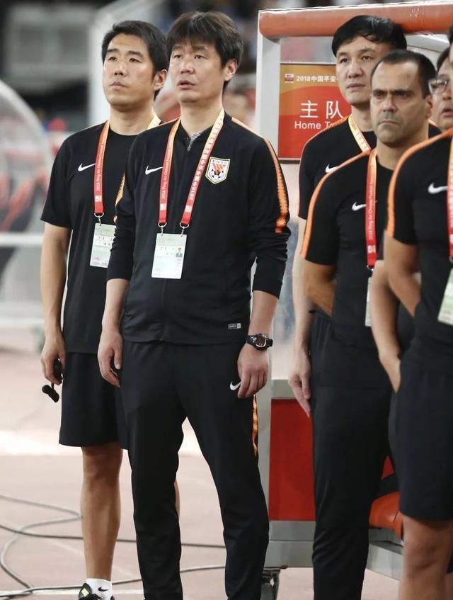 开云-窗口期中超焦点战,夏洛特黄蜂完成体检,引发热议,赛程密集仍需轮换(夏洛特黄蜂vs底特律活塞)